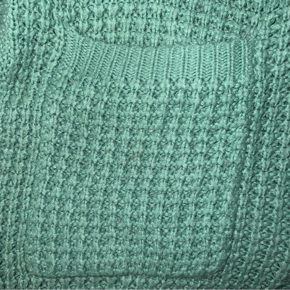 Cozy Green Knit Sweater - Picture 7 of 7